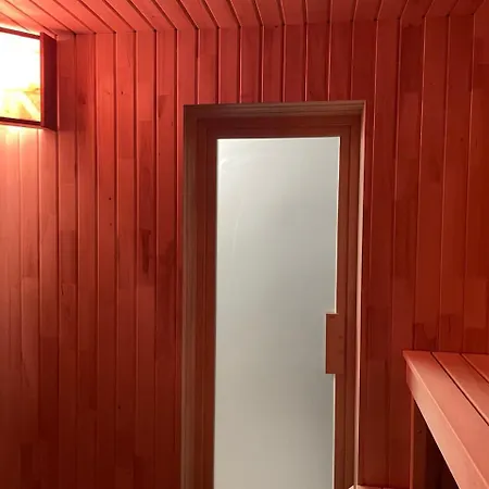 Pstrug House Holiday home Yasinya